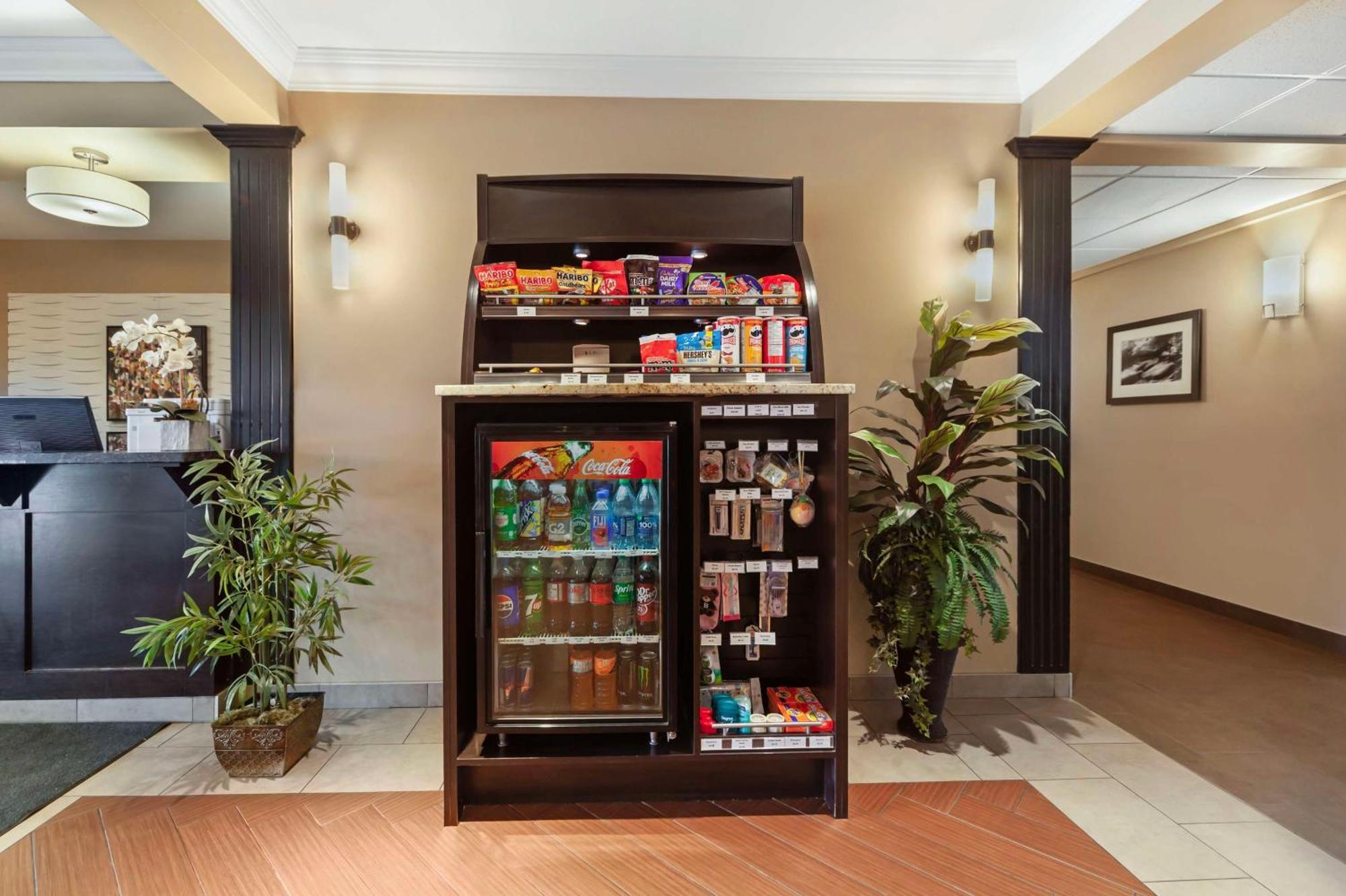 Best Western Plus Peace River Hotel & Suites Εξωτερικό φωτογραφία