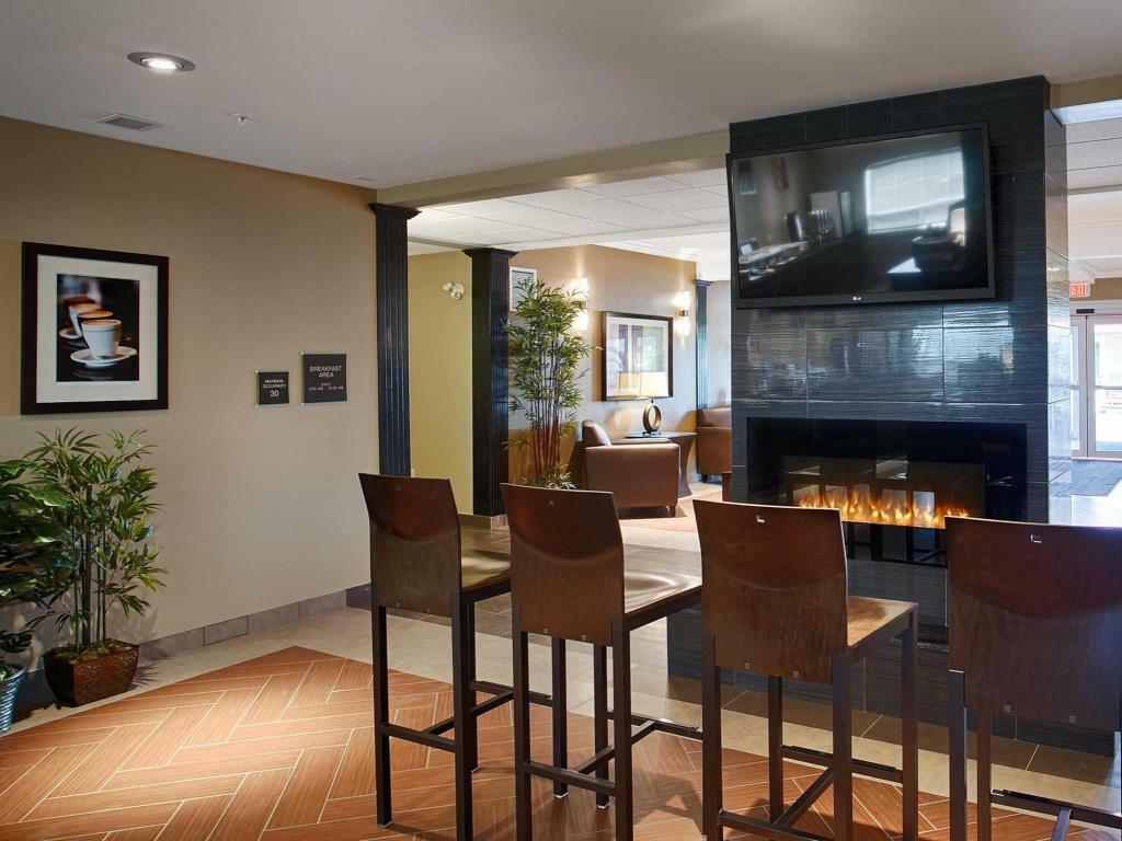 Best Western Plus Peace River Hotel & Suites Εξωτερικό φωτογραφία